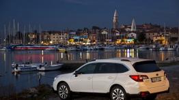 Subaru Outback 2015 2.0D - wersja europejska - widok z tyłu