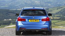 BMW 330d xDrive M Sport Touring (2016) - widok z tyłu