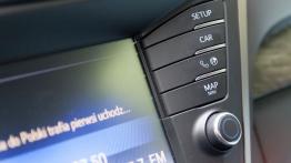 Toyota Avensis III Sedan Facelifting - galeria redakcyjna - przyciski na konsoli środkowej