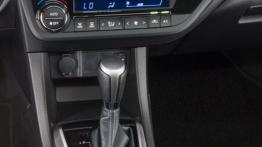 Toyota Corolla XI E160 (2014) - konsola środkowa