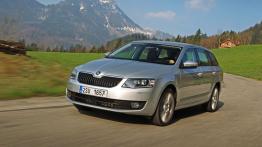 Skoda Octavia III Kombi 4x4 TSI (2013) - widok z przodu