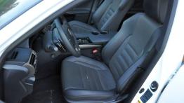 Lexus IS III Sedan 300h 223KM - galeria redakcyjna - fotel kierowcy, widok z przodu