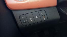 Hyundai i10 II - galeria redakcyjna - panel sterowania pod kierownicą