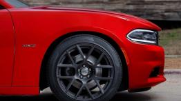 Dodge Charger Facelifting (2015) - prawe przednie nadkole