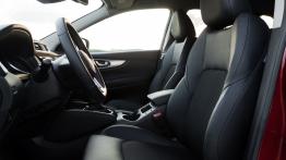 Nissan Qashqai Tekna 1.7 dCi 150 KM 4WD Xtronic - galeria redakcyjna - widok ogólny wn?trza z przodu