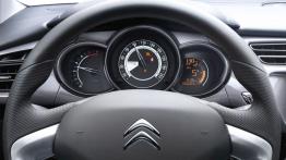 Citroen C3 II Facelifting (2013) - prędkościomierz
