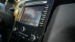 Ford S-Max Van Facelifting 2.0 EcoBoost 240KM - galeria redakcyjna - konsola środkowa
