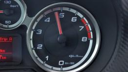 Alfa Romeo MiTo Hatchback 3d 1.4 TB MultiAir 16v 170KM - galeria redakcyjna - obrotomierz