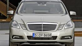 Mercedes Klasa E W212 - widok z przodu