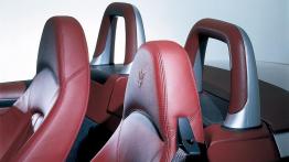 Maserati Spyder GT - zagłówek na fotelu kierowcy, widok z przodu
