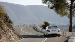 Mercedes C63 AMG Coupe 2012 - widok z tyłu