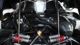 Koenigsegg CCR Edo Competition - pokrywa silnika otwarta