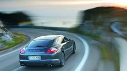 Porsche Panamera Turbo S - widok z tyłu