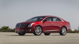 Cadillac XTS - lewy bok