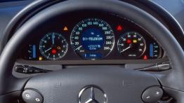 Mercedes Klasa CLK Coupe - deska rozdzielcza