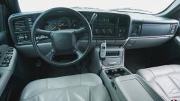 Chevrolet Tahoe - pełny panel przedni