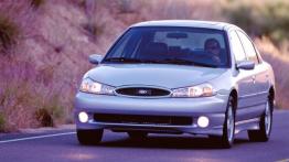 Ford Contour - widok z przodu