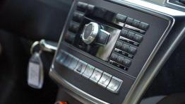 Nowy Mercedes ML350 - pierwsza jazda z dreszczykiem (film)