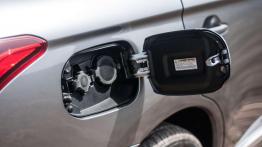 Mitsubishi Outlander PHEV (MY16) - dialog z klientem