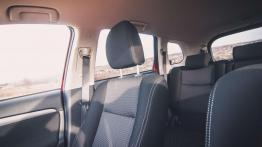 Mitsubishi Outlander 2.0 4WD CVT - galeria redakcyjna - fotel pasa?era, widok z przodu