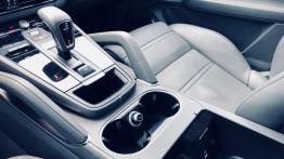 Porsche Cayenne Turbo 4.0 550 KM - galeria redakcyjna - tunel ?rodkowy mi?dzy fotelami