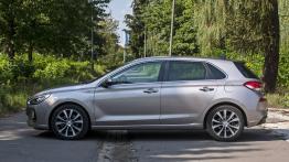 Hyundai i30 - galeria redakcyjna - lewy bok