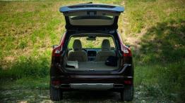 Volvo XC60 Facelifting 2.0 D4 181KM - galeria redakcyjna - tył - bagażnik otwarty