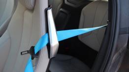 BMW i8 362KM - galeria redakcyjna (2) - pas bezpieczeństwa z przodu