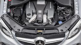 Mercedes-AMG GLE 63 Coupe (2015) - silnik - widok z góry