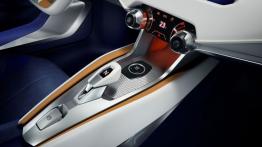 Nissan Sway Concept (2015) - tunel środkowy między fotelami