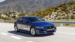 Jaguar XE 2.5t R-Sport Bluefire (2015) - prawy bok