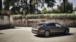 Ford Vignale Mondeo Sedan (2015) - widok z tyłu