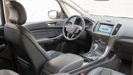 Ford S-Max II EcoBoost (2015) - widok ogólny wnętrza z przodu