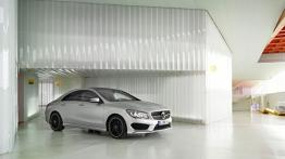 Mercedes CLA 250 Edition 1 (C117) 2012 - prawy bok