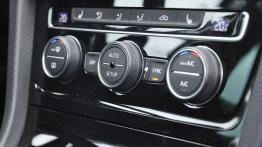 Volkswagen Golf VII Hatchback 5d 2.0 TDI-CR DPF 150KM - galeria redakcyjna - panel sterowania wentyl