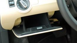 Volkswagen CC Coupe 3.6 V6 300KM - galeria redakcyjna - schowek przedni otwarty