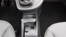 Mercedes Citan - galeria redakcyjna - tunel środkowy między fotelami