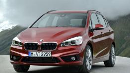 BMW 218d Active Tourer (2014) - widok z przodu