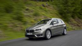 BMW 225i Active Tourer (2014) - widok z przodu