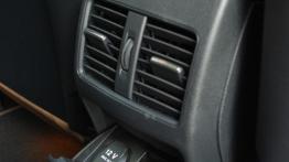 Mercedes GLA 200 CDI 136KM - galeria redakcyjna - tunel środkowy z tyłu