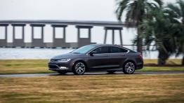 Chrysler 200C (2015) - lewy bok