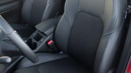 Nissan Qashqai Tekna 1.7 dCi 150 KM 4WD Xtronic - galeria redakcyjna - widok ogólny wn?trza z przodu