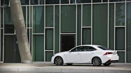 Lexus IS III 300h F-Sport (2014) - lewy bok