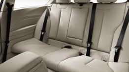 BMW serii 1 F20 - wersja 3-drzwiowa - tylna kanapa