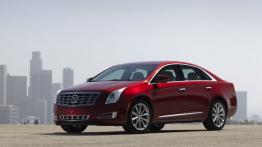 Cadillac XTS - lewy bok