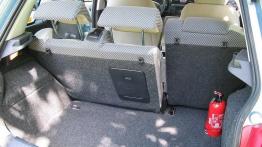 Fiat Stilo 1.9 JTD Active (115 KM) - tył - bagażnik otwarty