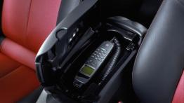 Mercedes Klasa CLK Coupe - tunel środkowy między fotelami