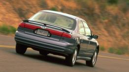 Ford Contour - widok z tyłu