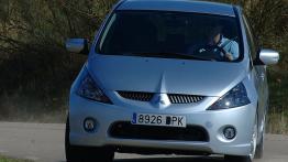 Mitsubishi Grandis - widok z przodu