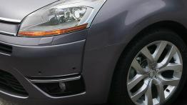 Citroen C4 Grand Picasso - lewe przednie nadkole